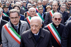 De-Luca-a-Roma-Foto-lapresse-1-300x200 De Luca risponde al premier: "Meloni str..., lavori lei"