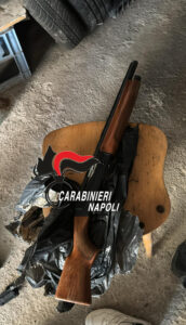 armi-carabinieri-172x300 Napoli Nord: i carabinieri infliggono un duro colpo al traffico di armi della criminalità organizzata